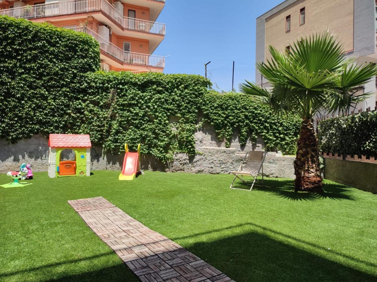 Appartamento Incantevole Con Parcheggio E Giardino Catânia Exterior foto